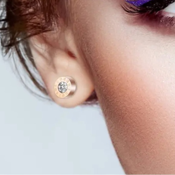 New Roman Numeral Rhinestone Stud Earrings 2mm Post back - Picture 4 of 4